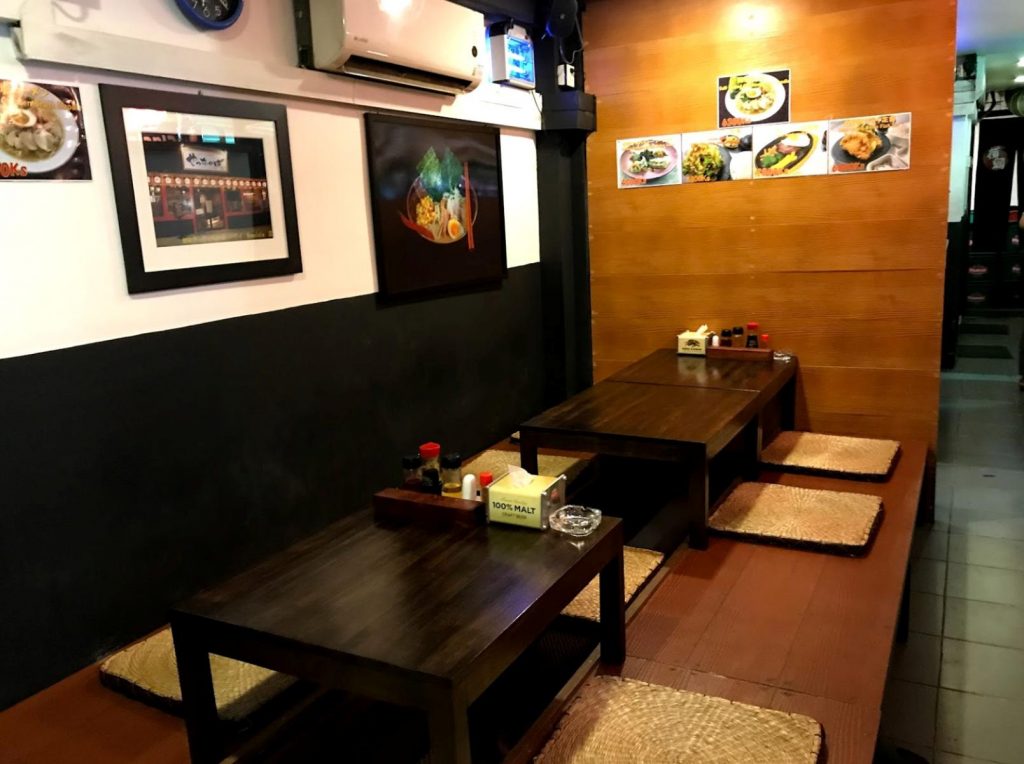 横綱ラーメン店内